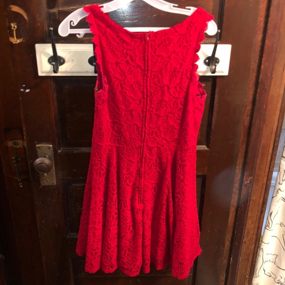 Red Dress - Picture 3 of 4